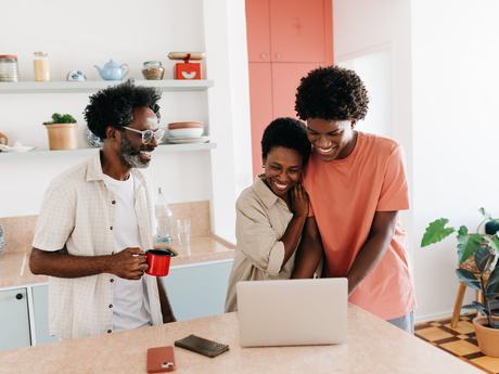 10 Group Chat Moments Every Parent of a Teen Should Know About